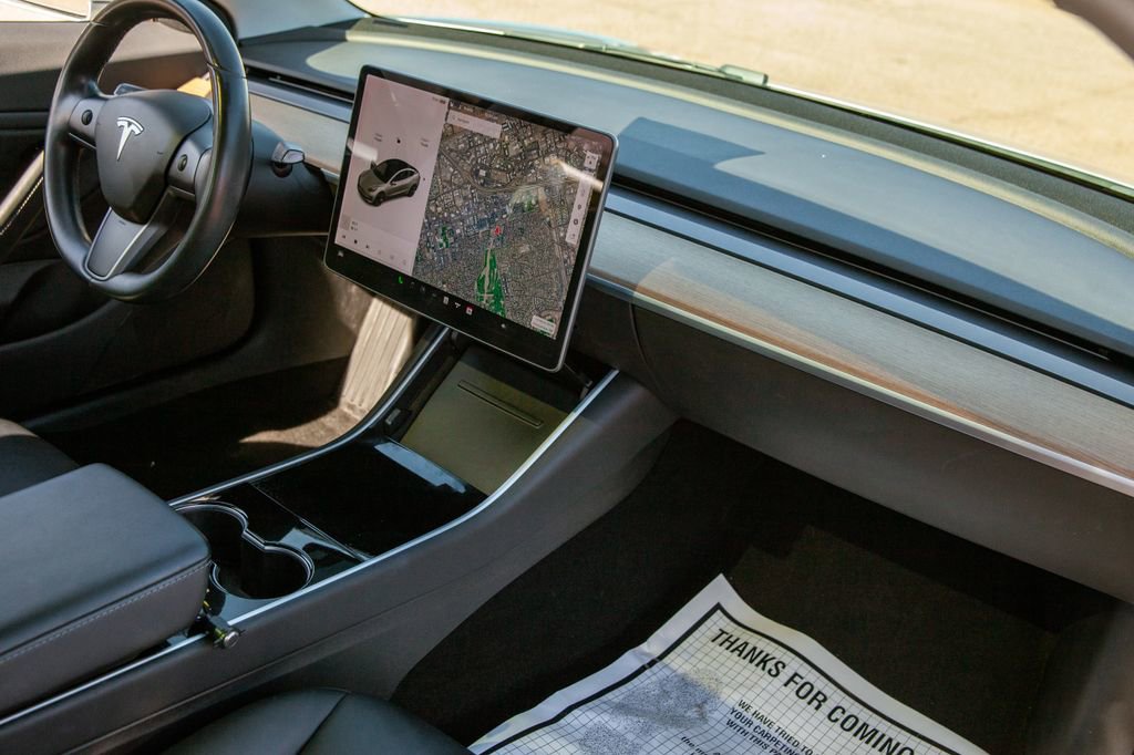 Used 2018 Tesla Model 3 Long Range image 11