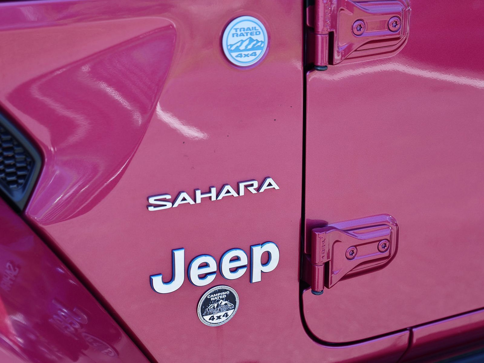 Used 2021 Jeep Wrangler Unlimited Sahara w/ Cold Weather Group AWD/4WD image 11