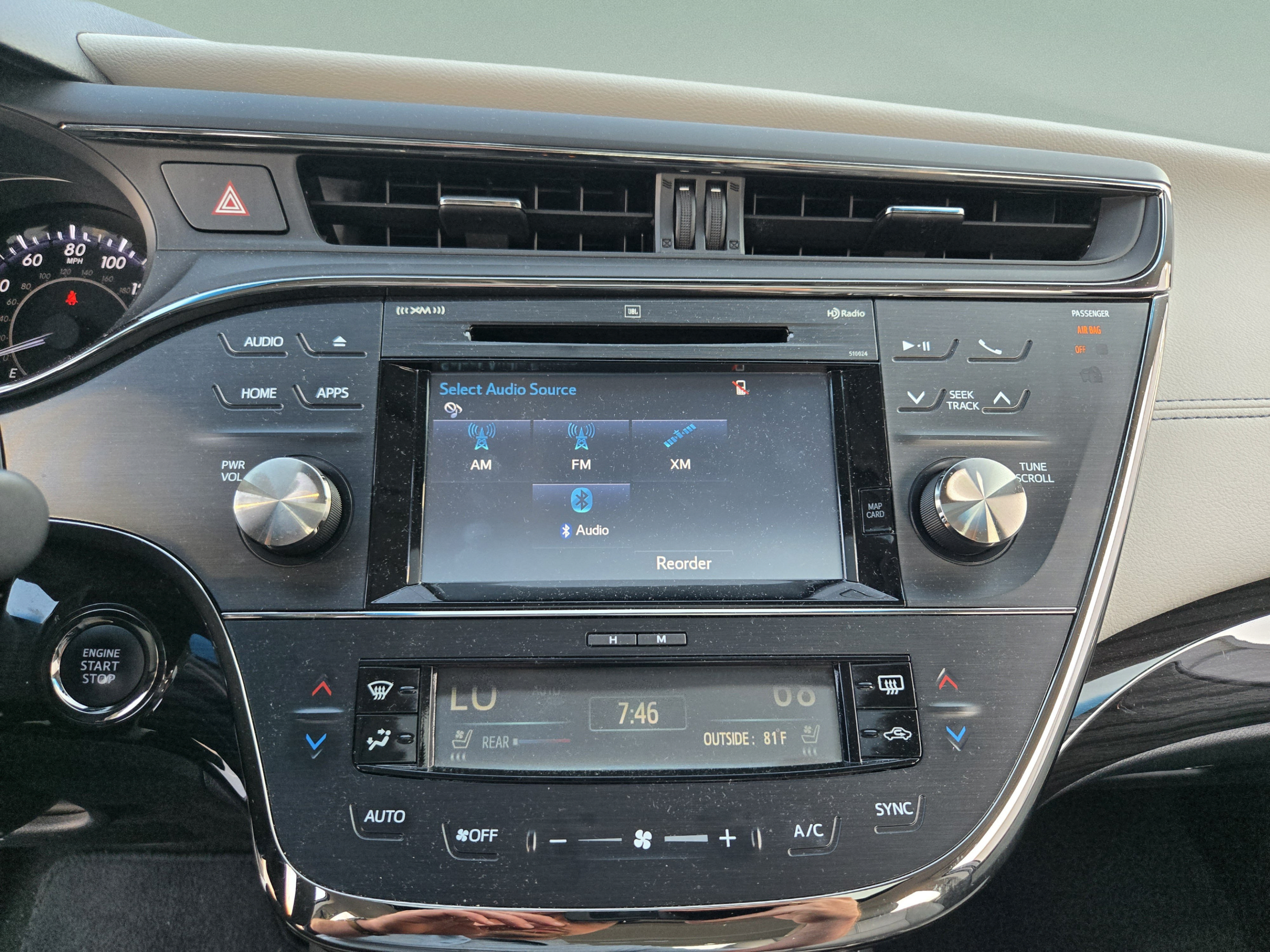 Used 2015 Toyota Avalon Limited FWD image 17