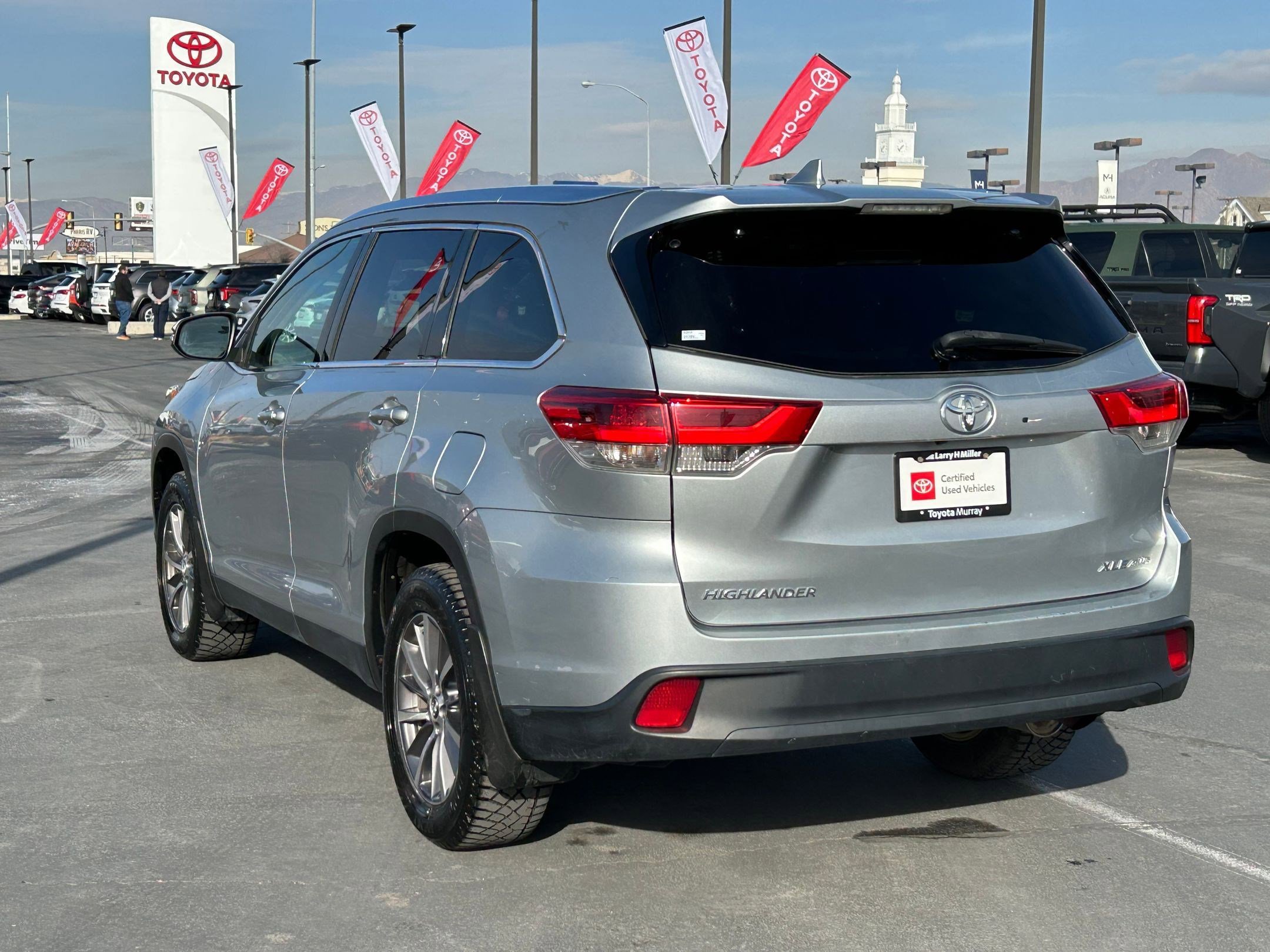 Certified 2019 Toyota Highlander XLE image 3