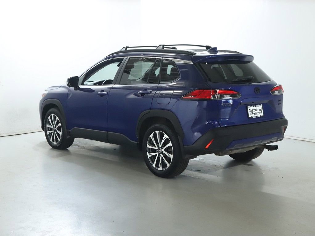 Used 2022 Toyota Corolla Cross XLE w/ Convenience Package AWD/4WD image 45