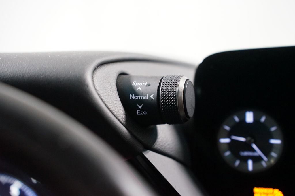 Used 2024 Lexus ES 350 Ultra Luxury w/ Accessory Package (Z2) image 18