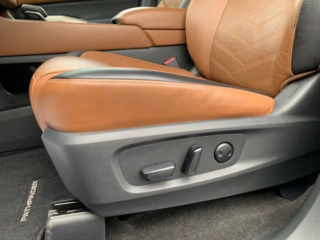 Used 2024 Nissan Pathfinder Platinum w/ Cargo Package image 21