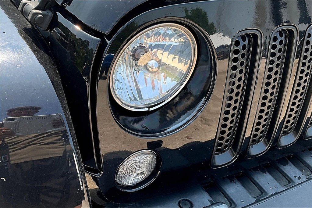 Used 2018 Jeep Wrangler Unlimited Sahara image 29