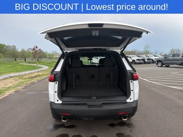 Used 2023 Chevrolet Traverse LT AWD/4WD image 12