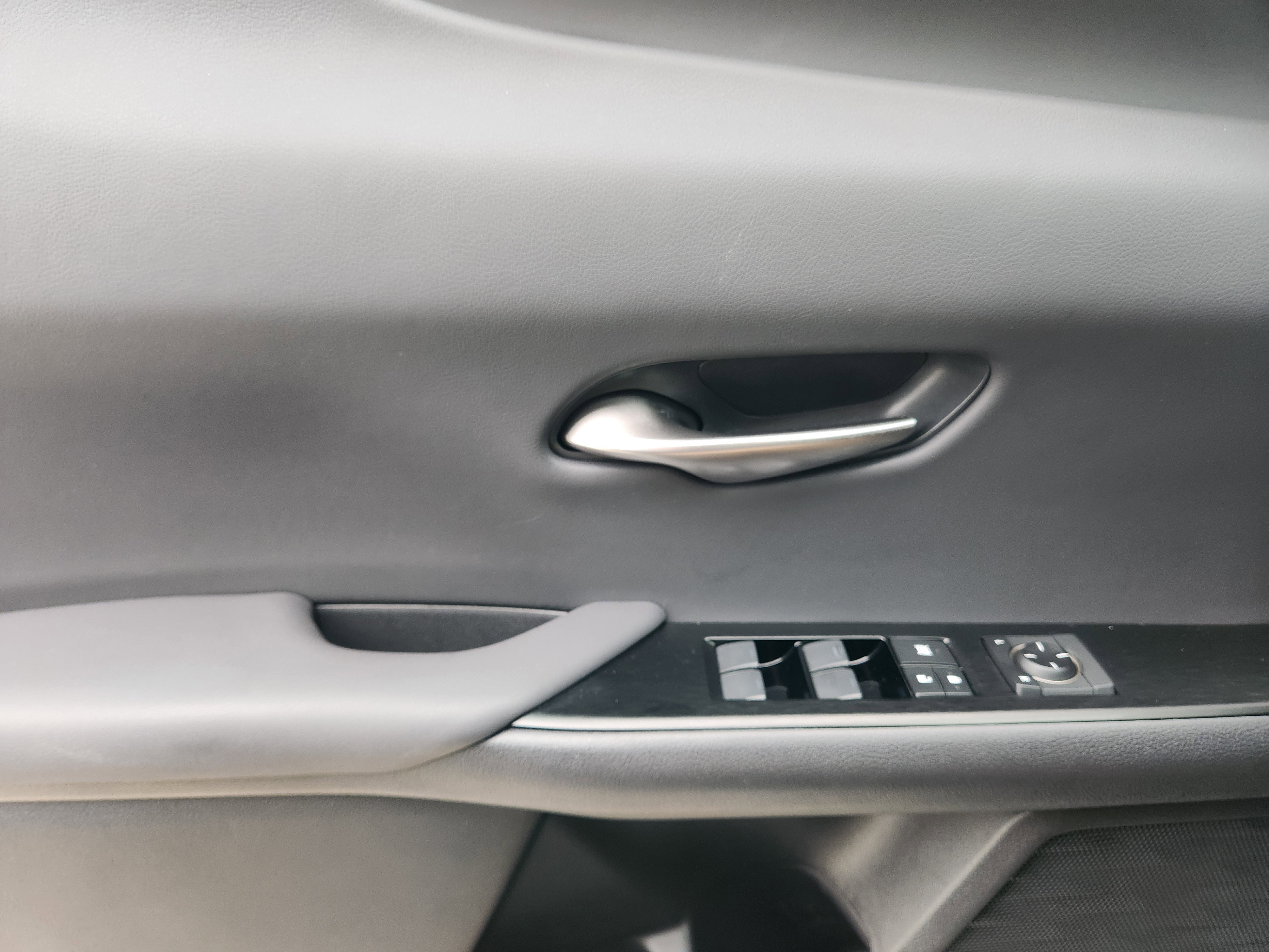 Used 2022 Lexus UX 250h F Sport w/ F Sport Premium Package image 28