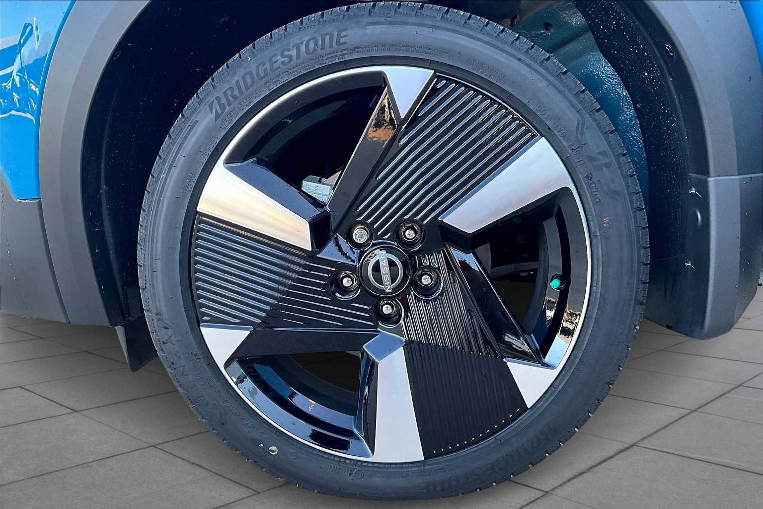 New 2025 Nissan Kicks SR w/ Illumination Package image 12