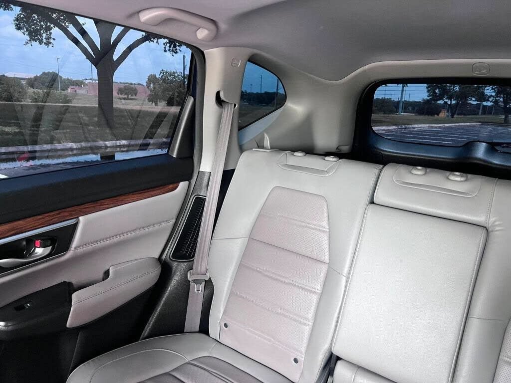 Used 2022 Honda CR-V Touring image 16
