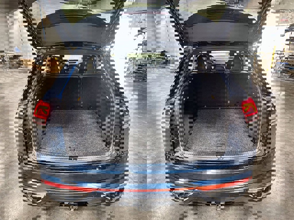 Used 2022 Volkswagen Atlas Cross Sport SEL R-Line image 25