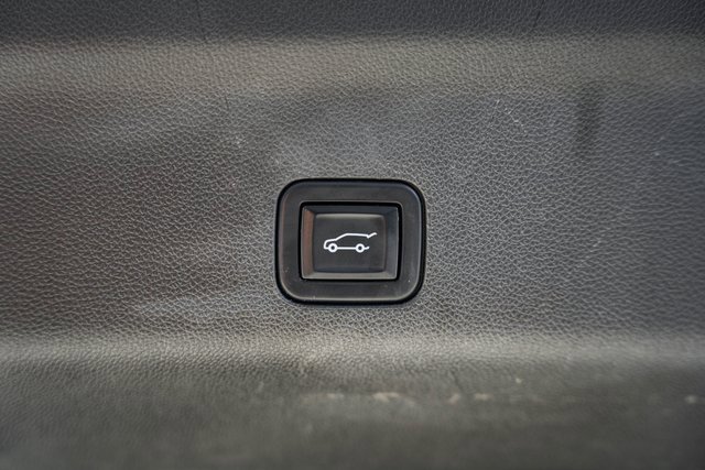 Used 2023 Chevrolet Suburban RST image 11