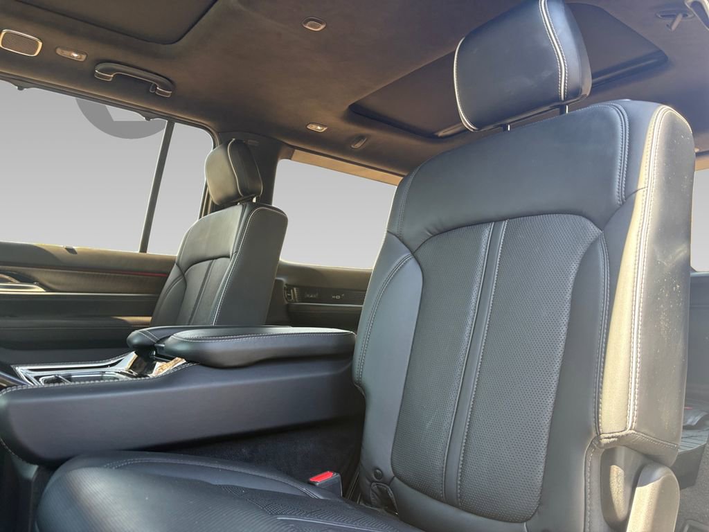 Used 2022 Jeep Grand Wagoneer Series II w/ Premium Group II image 4