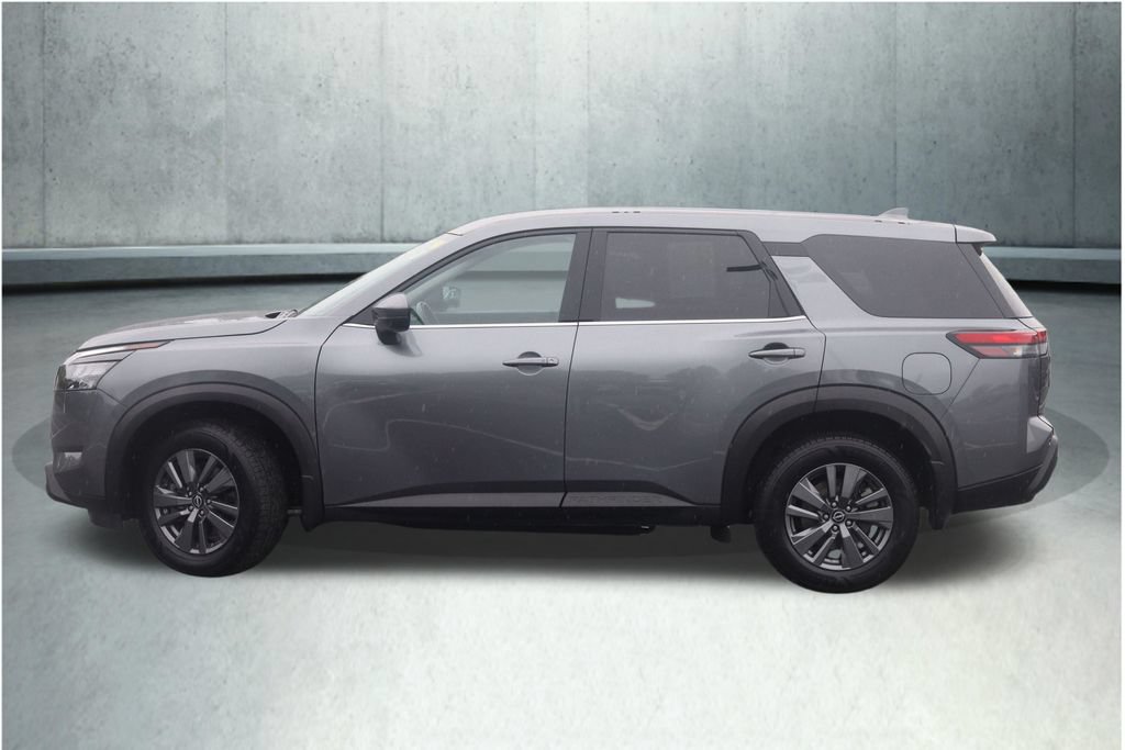 Used 2024 Nissan Pathfinder SV w/ Black Appearance Package AWD/4WD image 9