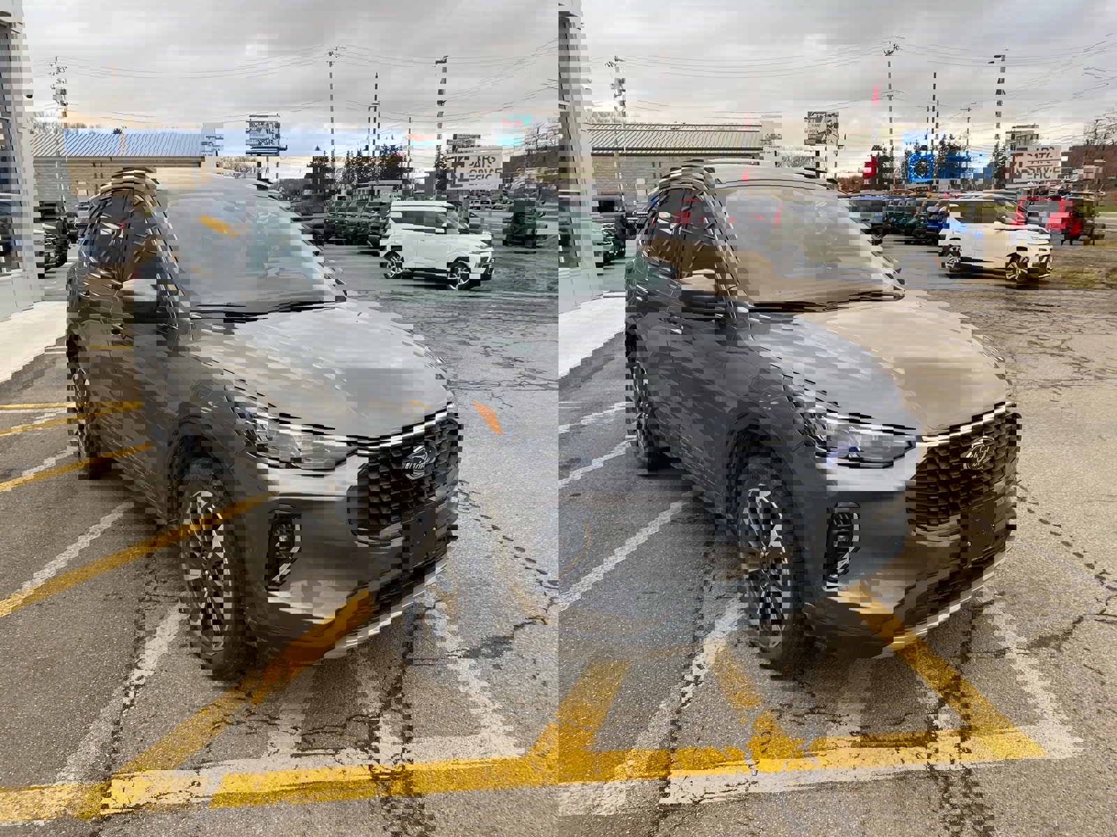 Used 2023 Ford Escape Platinum w/ Premium Technology Package image 6