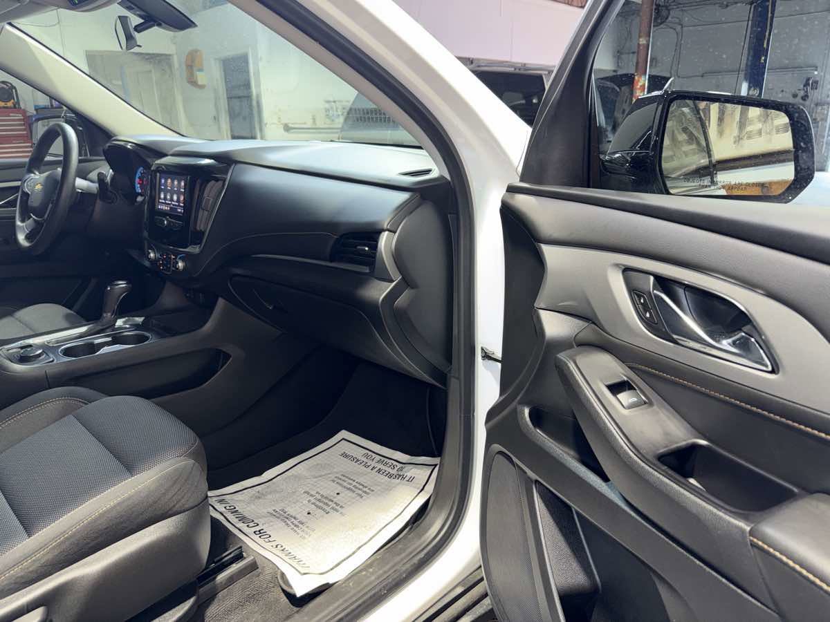 Used 2020 Chevrolet Traverse LS w/ LPO, Floor Liner Package FWD image 27