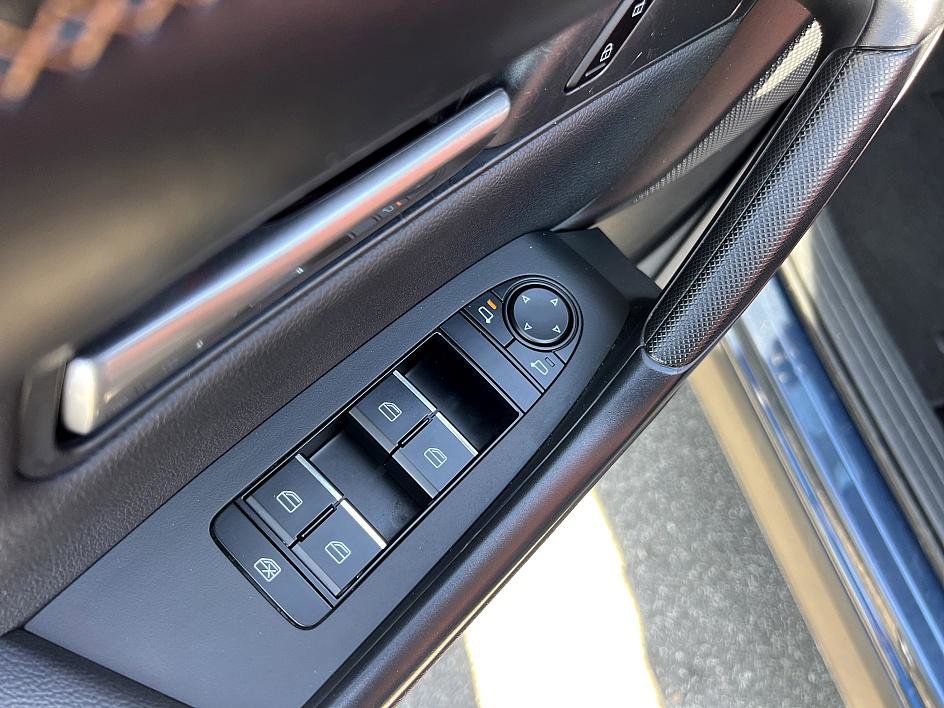 Used 2025 MAZDA CX-50 AWD 2.5 Hybrid w/ Premium Pkg image 21