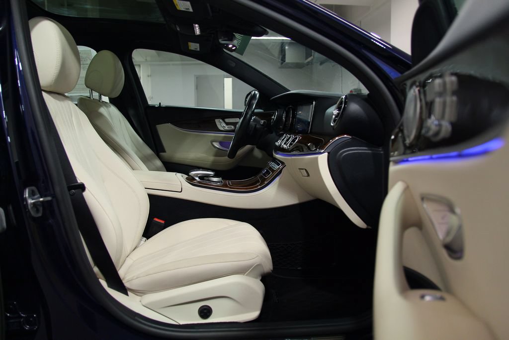 Certified 2019 Mercedes-Benz E 300 4MATIC image 21