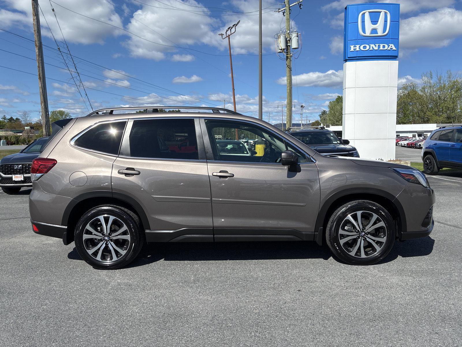 Used 2024 Subaru Forester Limited AWD/4WD image 8