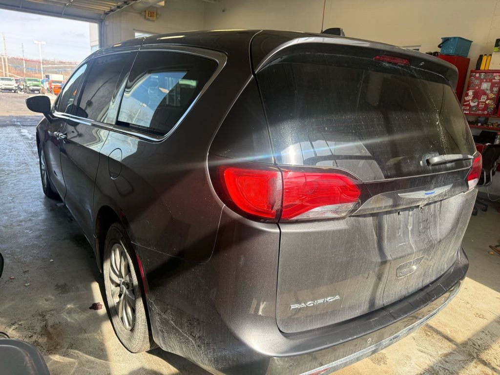 Used 2018 Chrysler Pacifica Touring Plus image 5