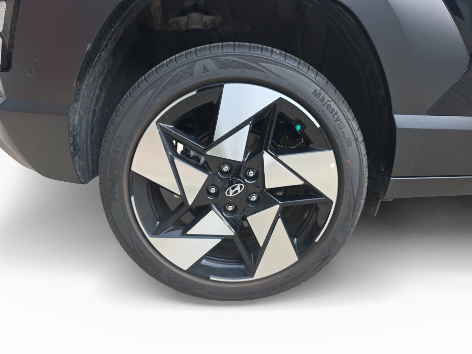 Certified 2026 Hyundai Kona Limited AWD/4WD image 17