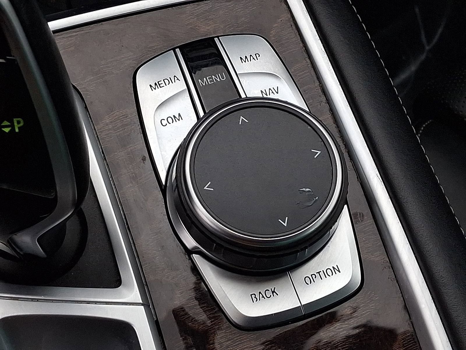 Used 2022 BMW 750i xDrive w/ M Sport Package image 27