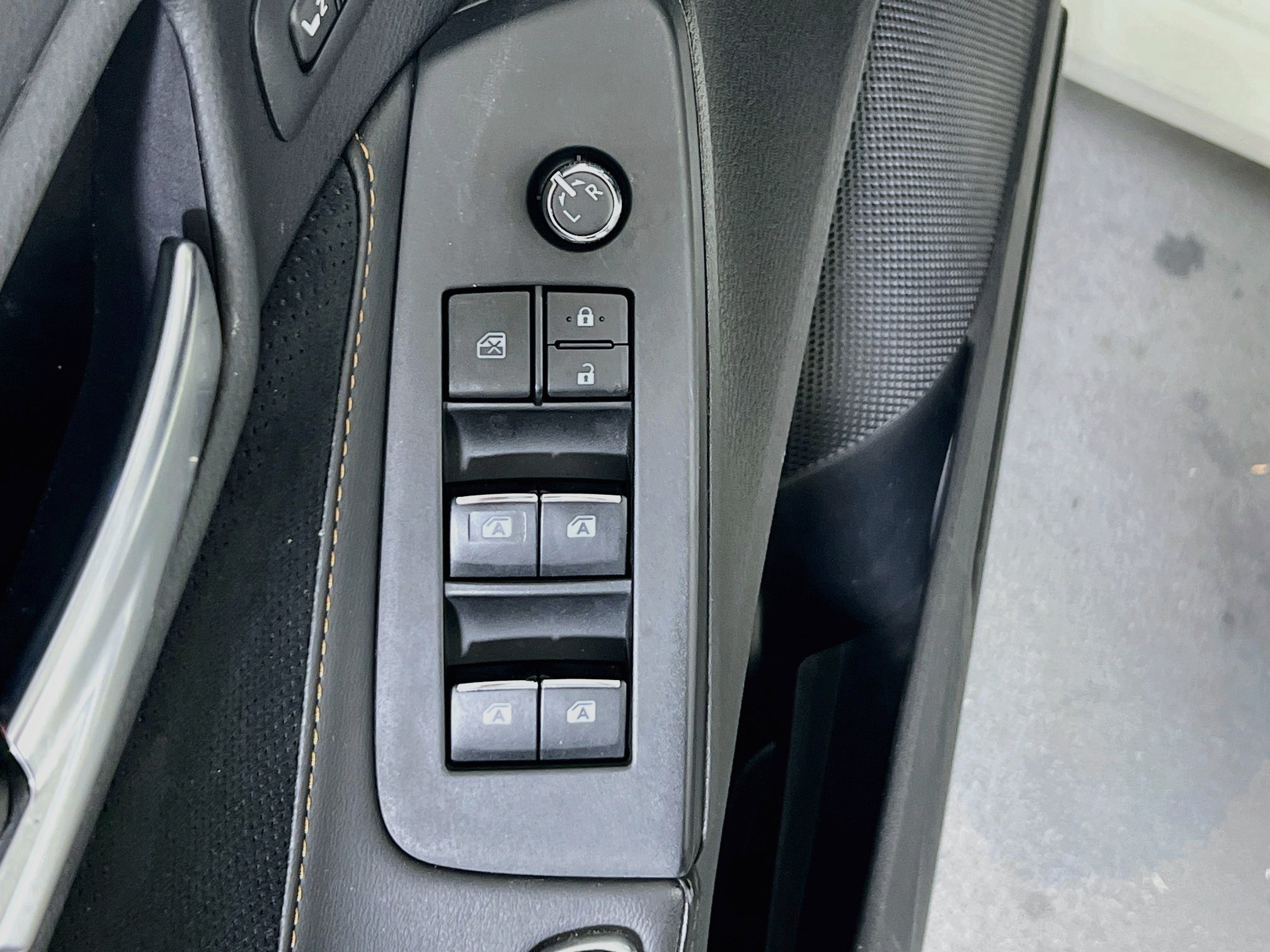 Used 2019 Toyota Avalon Touring w/ All Weather Liner Package FWD image 18