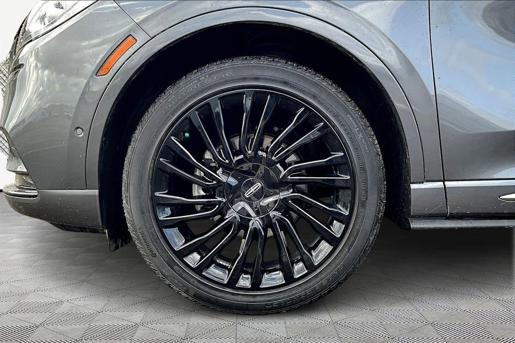 Used 2022 Lincoln Corsair Reserve w/ Equipment Group 201A image 9