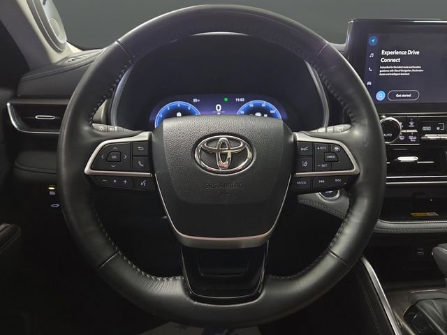 Used 2023 Toyota Highlander L image 19
