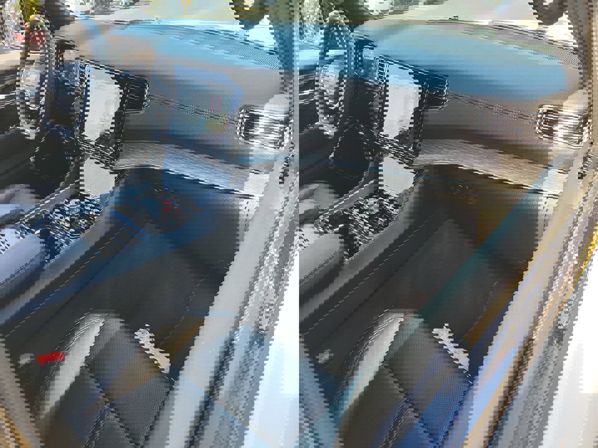 Used 2024 Jeep Wagoneer Series III AWD/4WD image 13