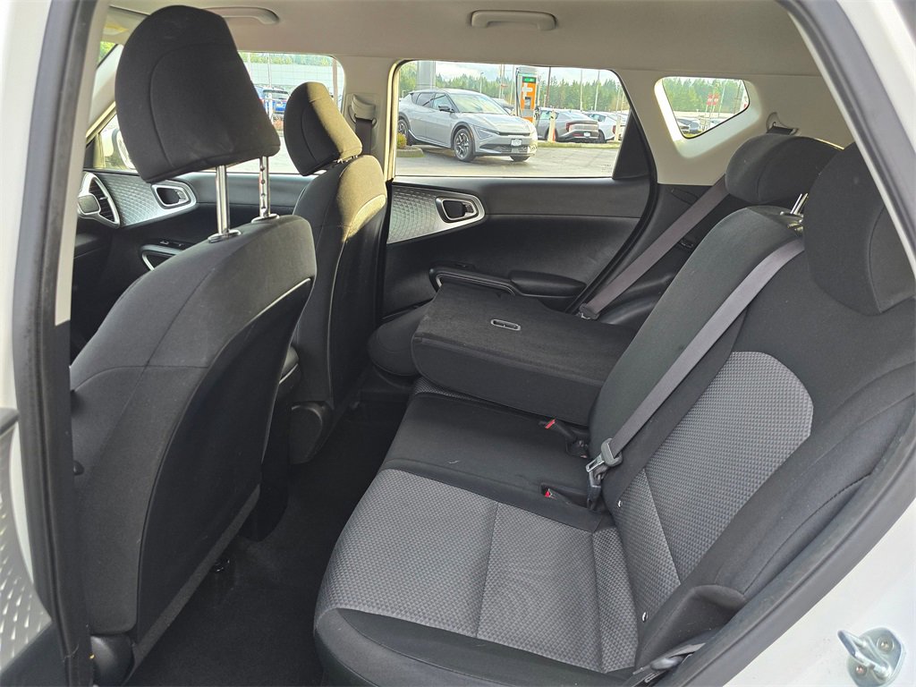 Used 2023 Kia Soul LX image 10