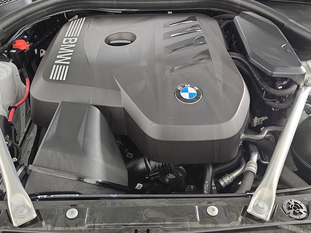 Used 2025 BMW 530i xDrive w/ Premium Package image 35