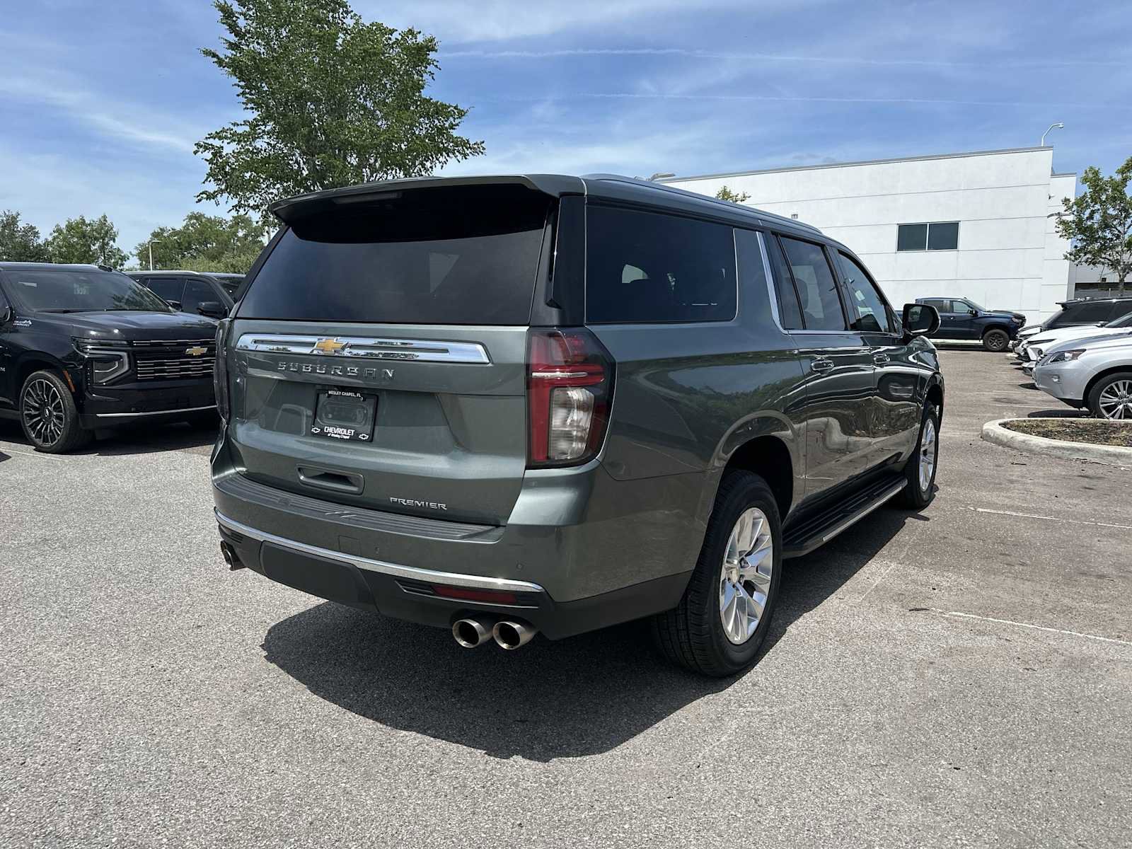 Certified 2023 Chevrolet Suburban Premier RWD image 6