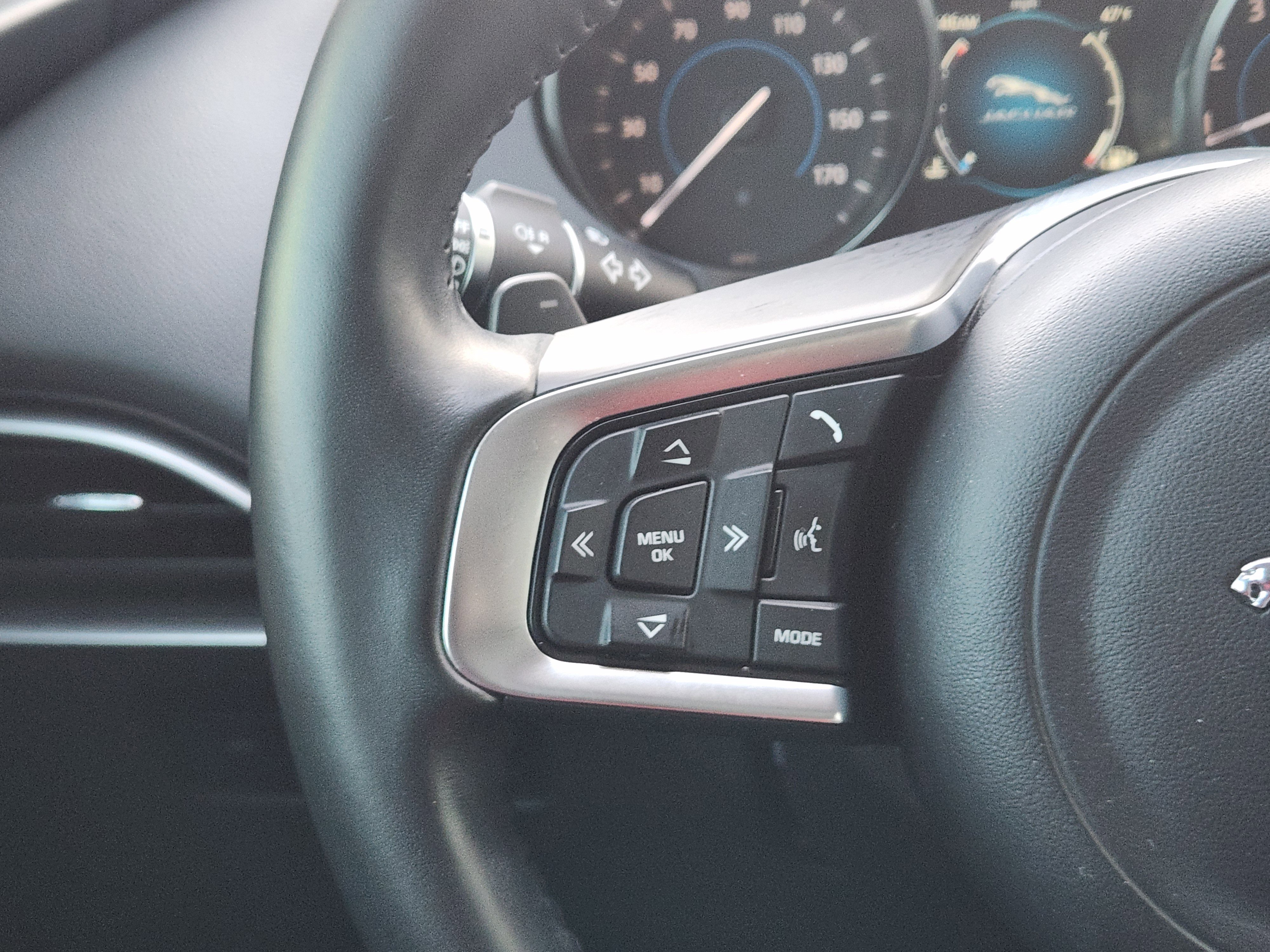 Used 2018 Jaguar F-PACE Prestige image 30