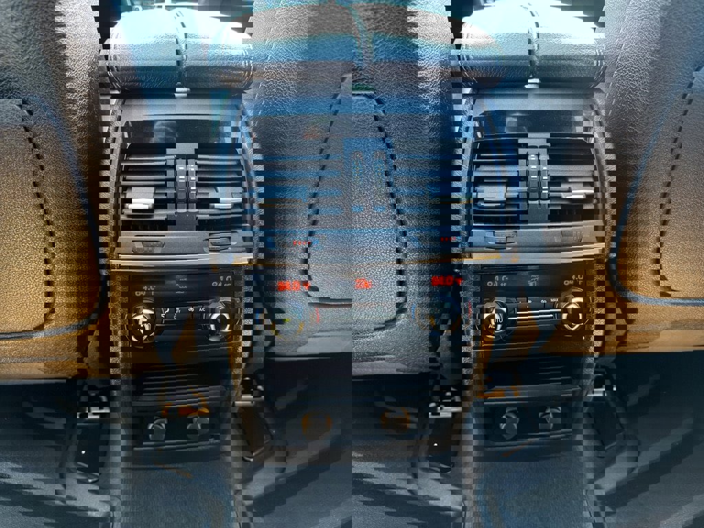 Used 2018 BMW X5 xDrive40e w/ Premium Package image 32