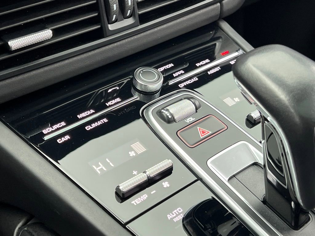Used 2021 Porsche Cayenne GTS image 32