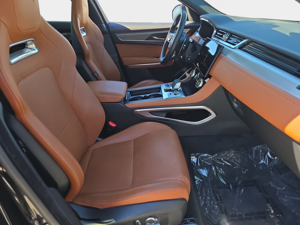 Certified 2025 Jaguar F-PACE R-Dynamic S AWD/4WD image 10