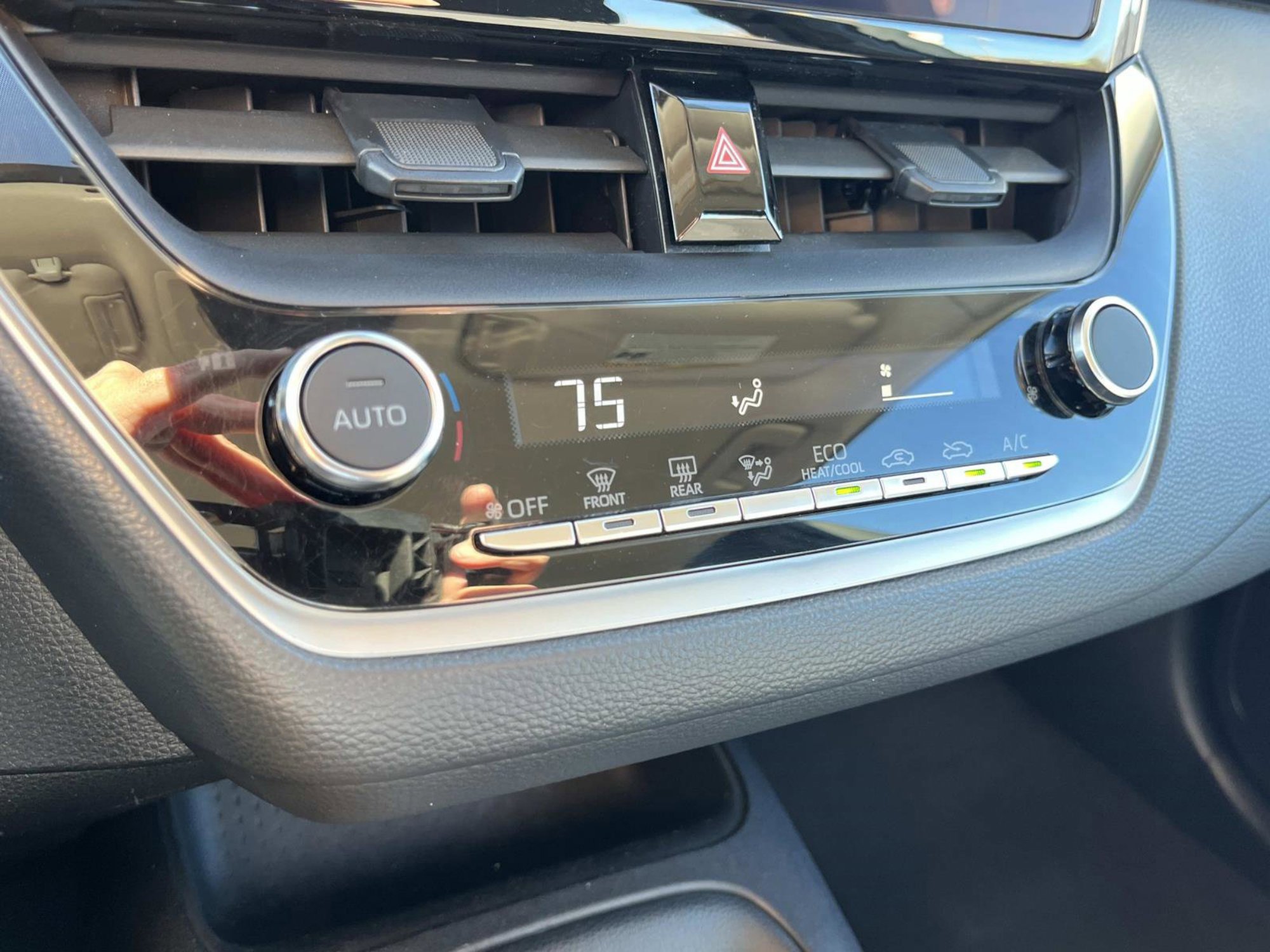 Used 2023 Toyota Corolla LE image 25