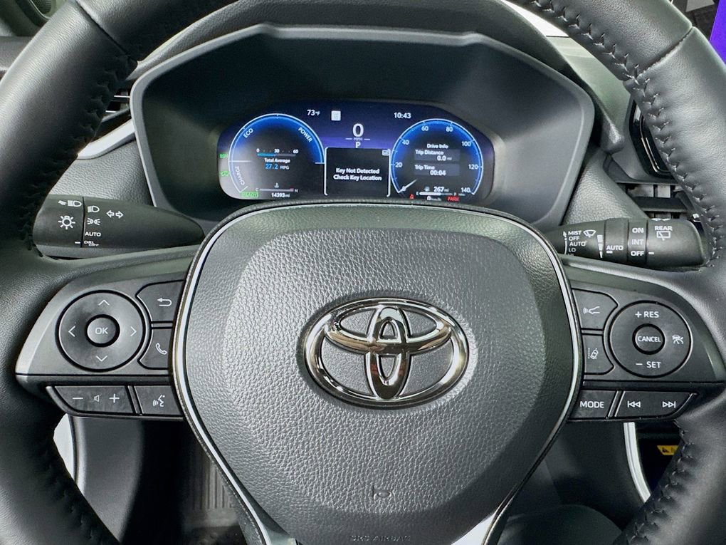 Used 2025 Toyota RAV4 XSE w/ Advanced Technology Package image 16