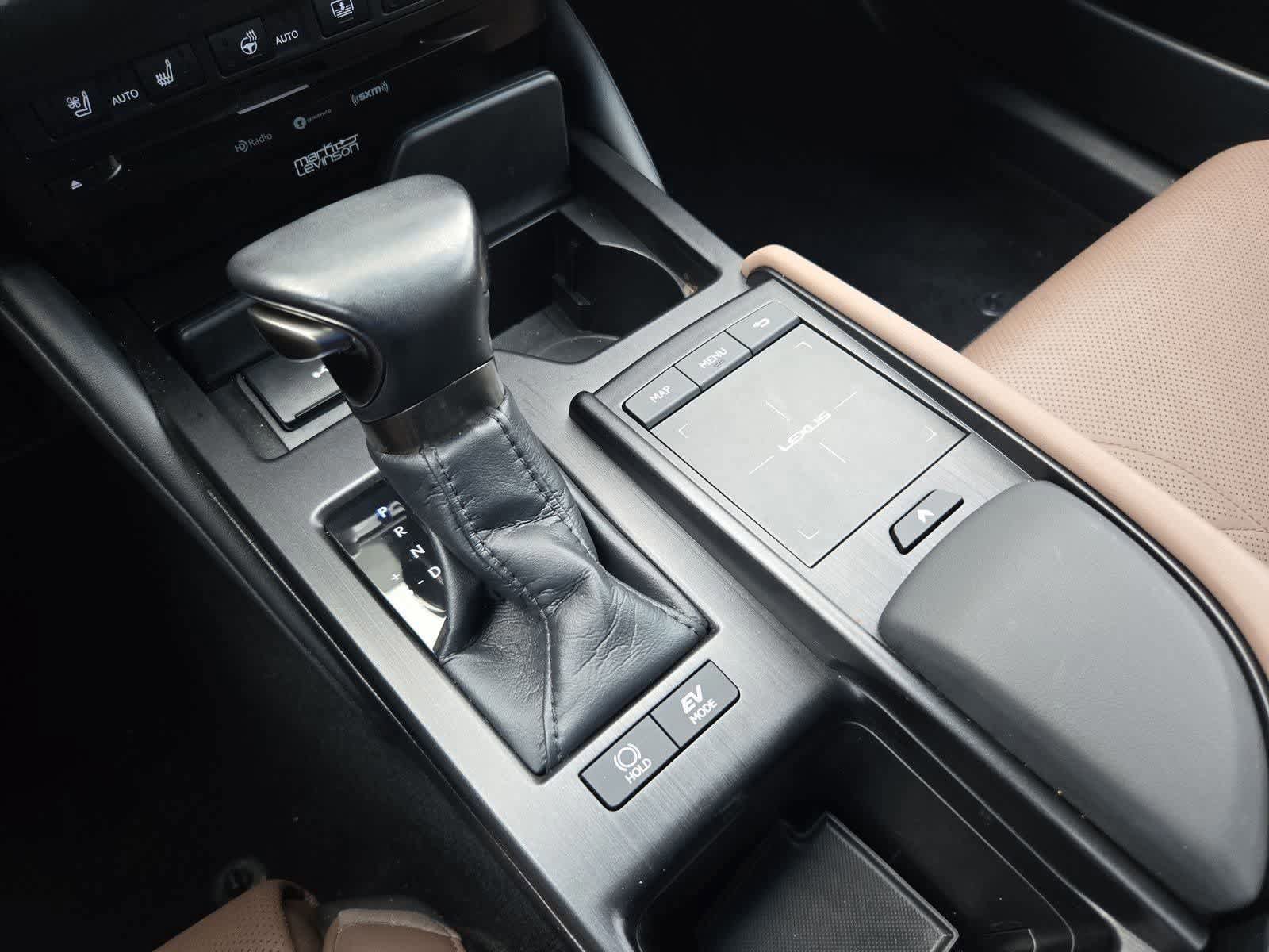 Used 2022 Lexus ES 300h Ultra Luxury FWD image 32