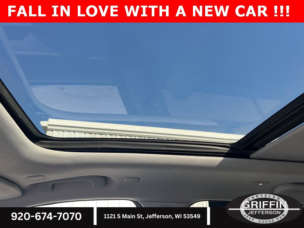 Used 2023 Jeep Grand Cherokee Overland image 25