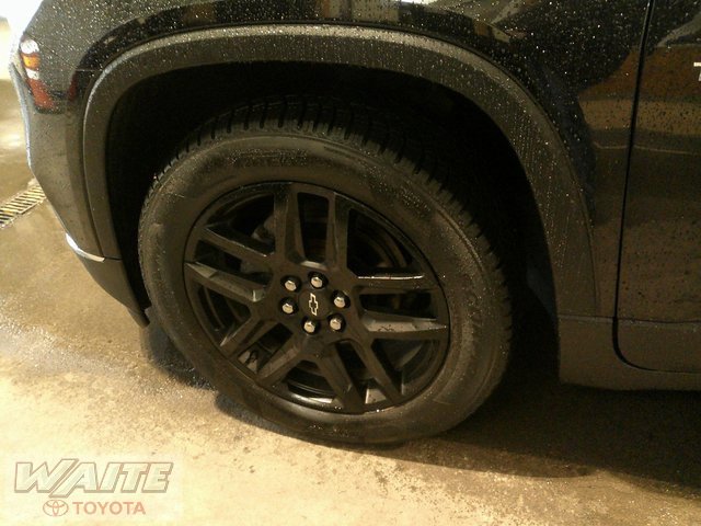 Used 2020 Chevrolet Traverse LT image 9