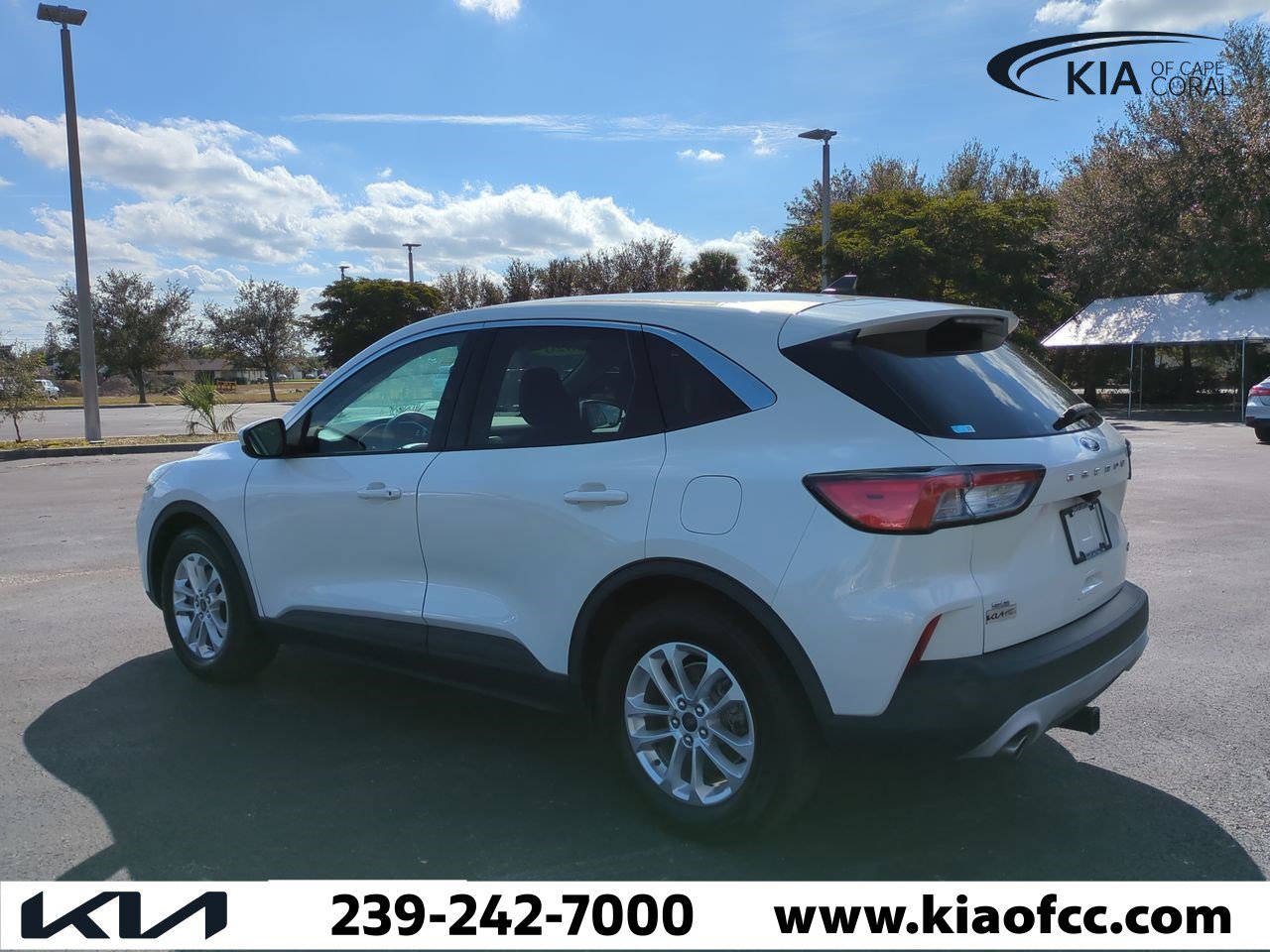 Used 2020 Ford Escape SE image 7