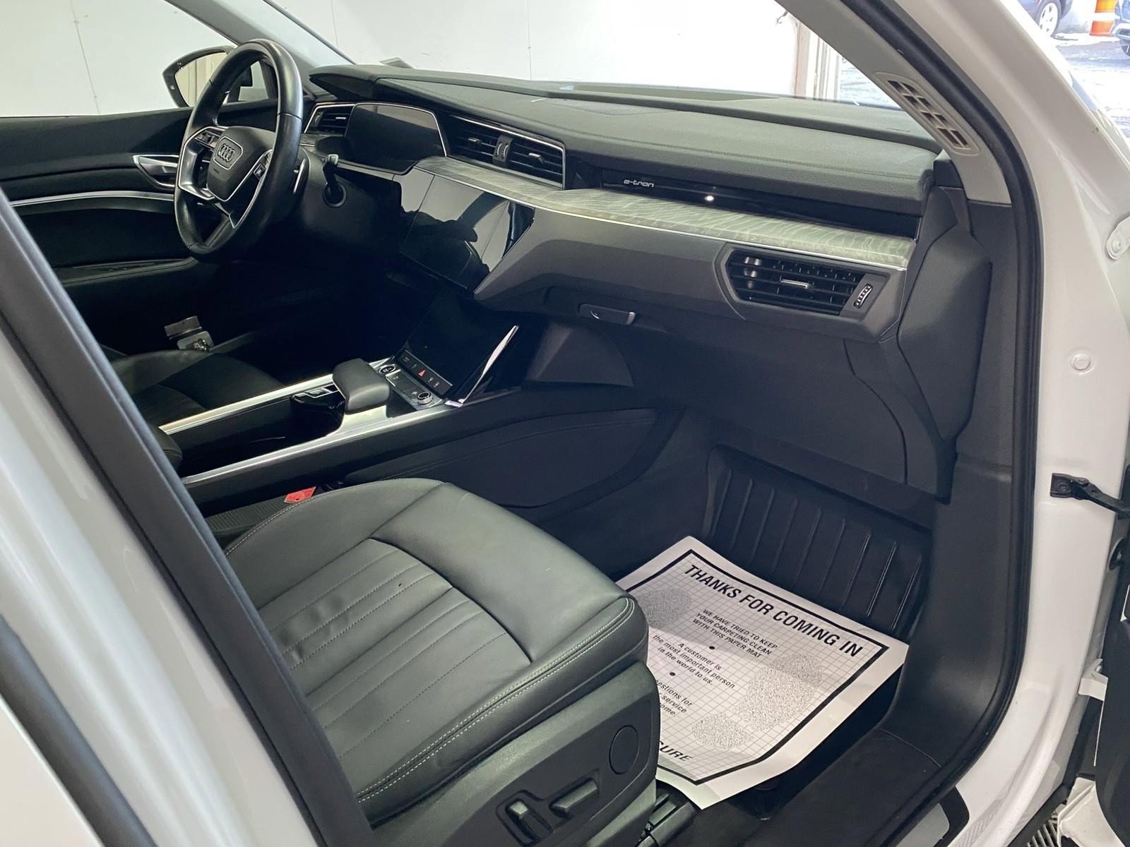 Used 2022 Audi e-tron Premium image 8