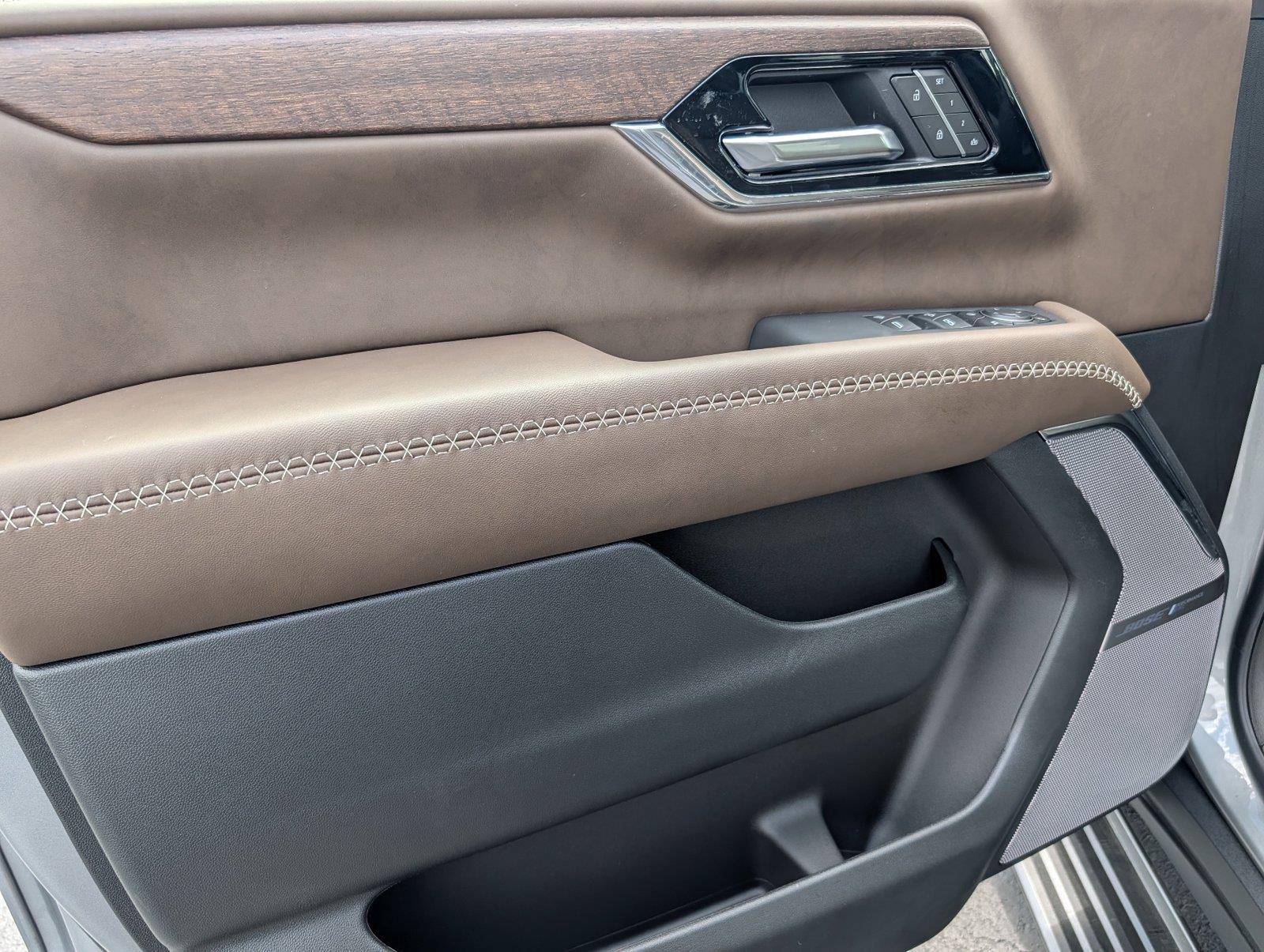 New 2026 GMC Yukon XL Denali Ultimate w/ LPO, Floor Liner Package AWD/4WD image 15