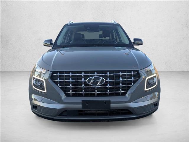 Used 2022 Hyundai Venue Limited image 2