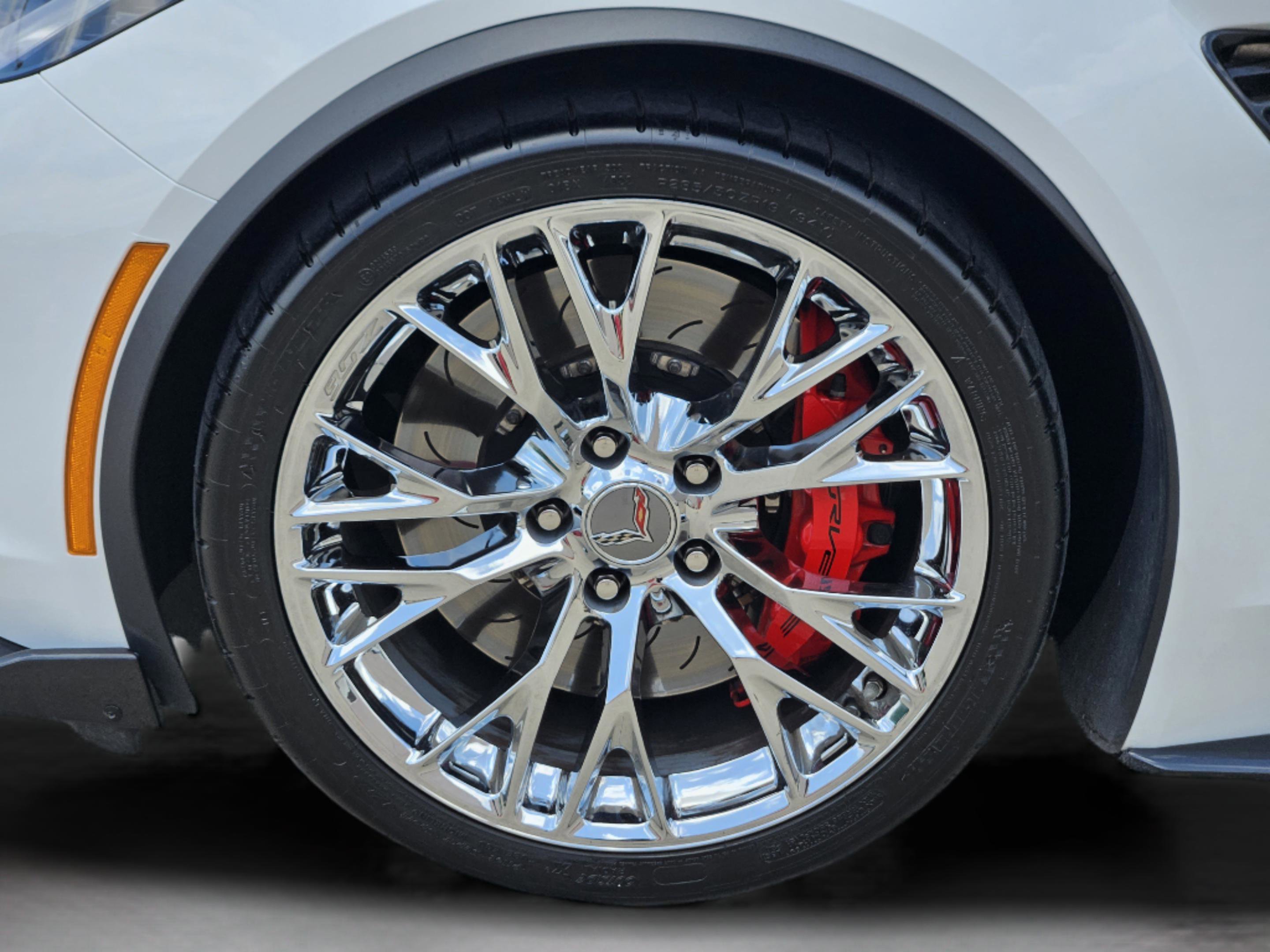 Used 2016 Chevrolet Corvette Z06 w/ 3LZ Preferred Equipment Group RWD image 30