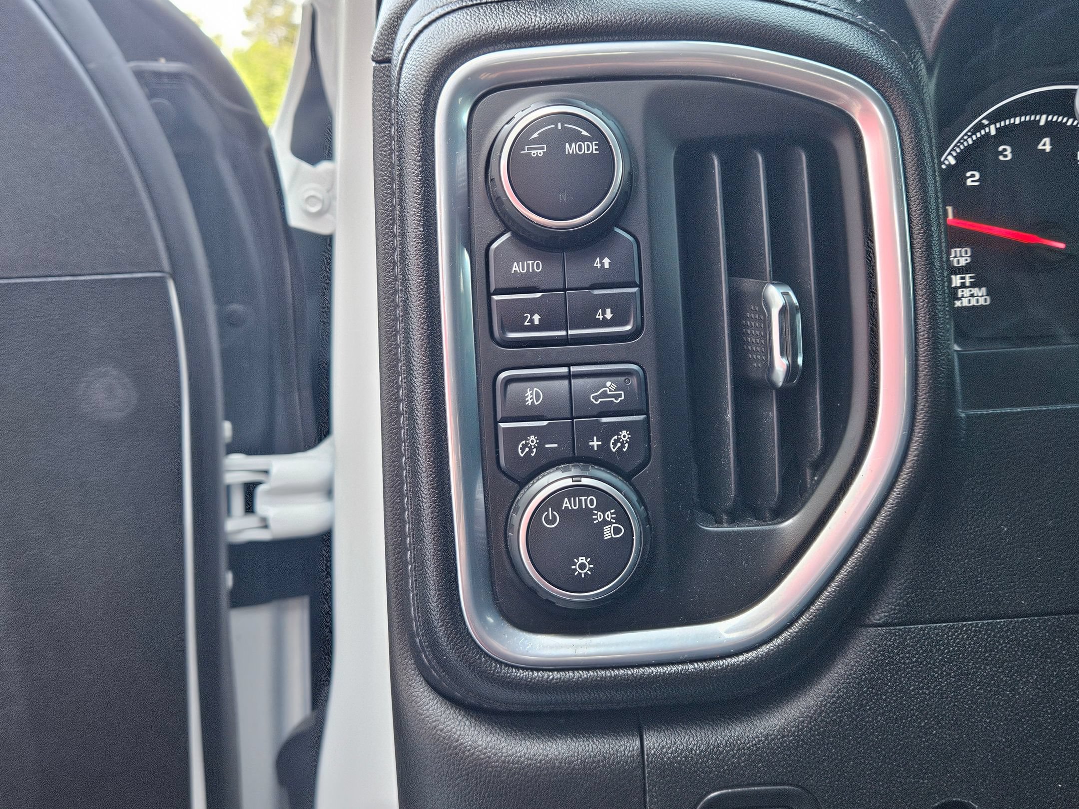 Used 2021 Chevrolet Silverado 1500 RST AWD/4WD image 19