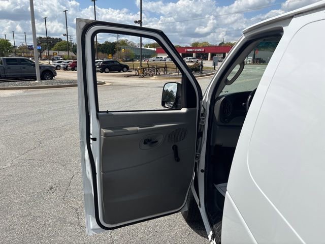 Used 2005 Ford E-250 and Econoline 250 Extended image 10