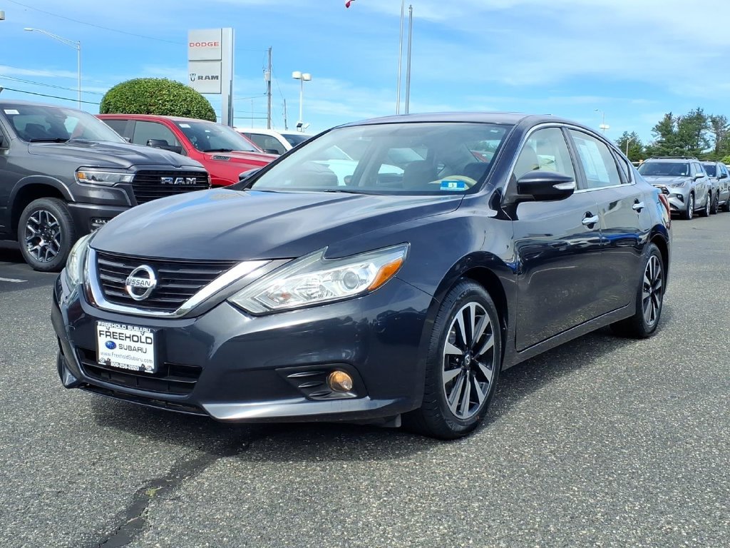 Used 2018 Nissan Altima 2.5 SV w/ 2.5 SV Technology Package FWD image 3