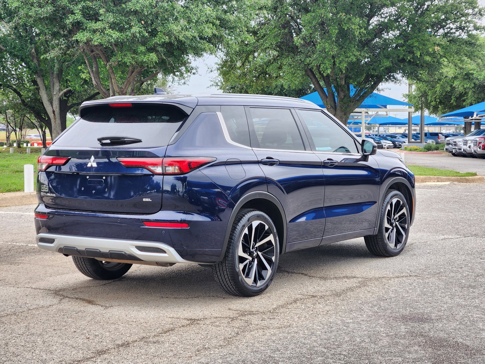 Used 2024 Mitsubishi Outlander SEL Black Edition FWD image 5