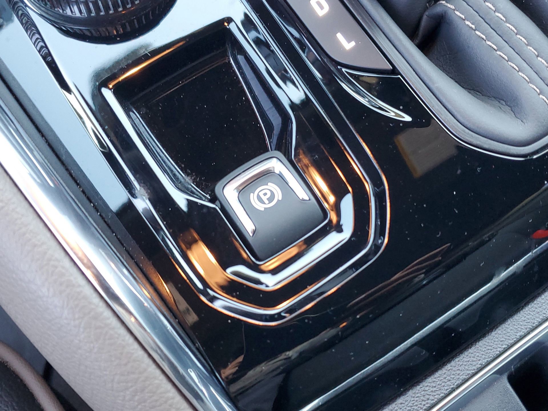 Used 2024 GMC Canyon Denali w/ LPO, Denali Black Edition image 35